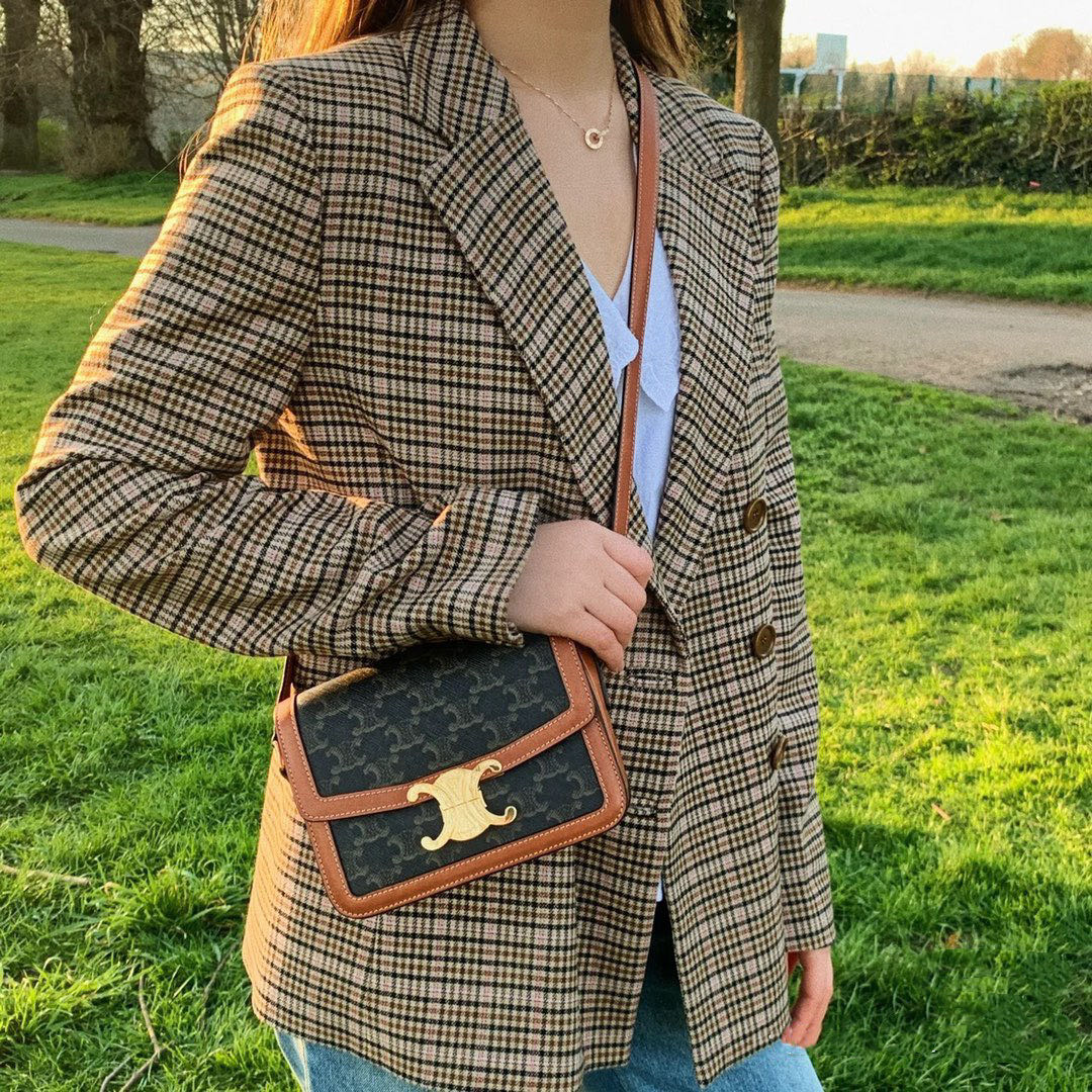 CELINE トリオンフ スモール ティーン タン色