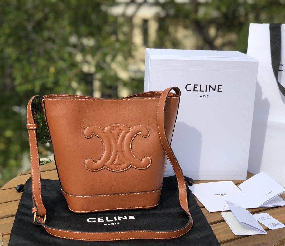 【CELINE】セリーヌ キュイル トリオンフ バスケット バッグ