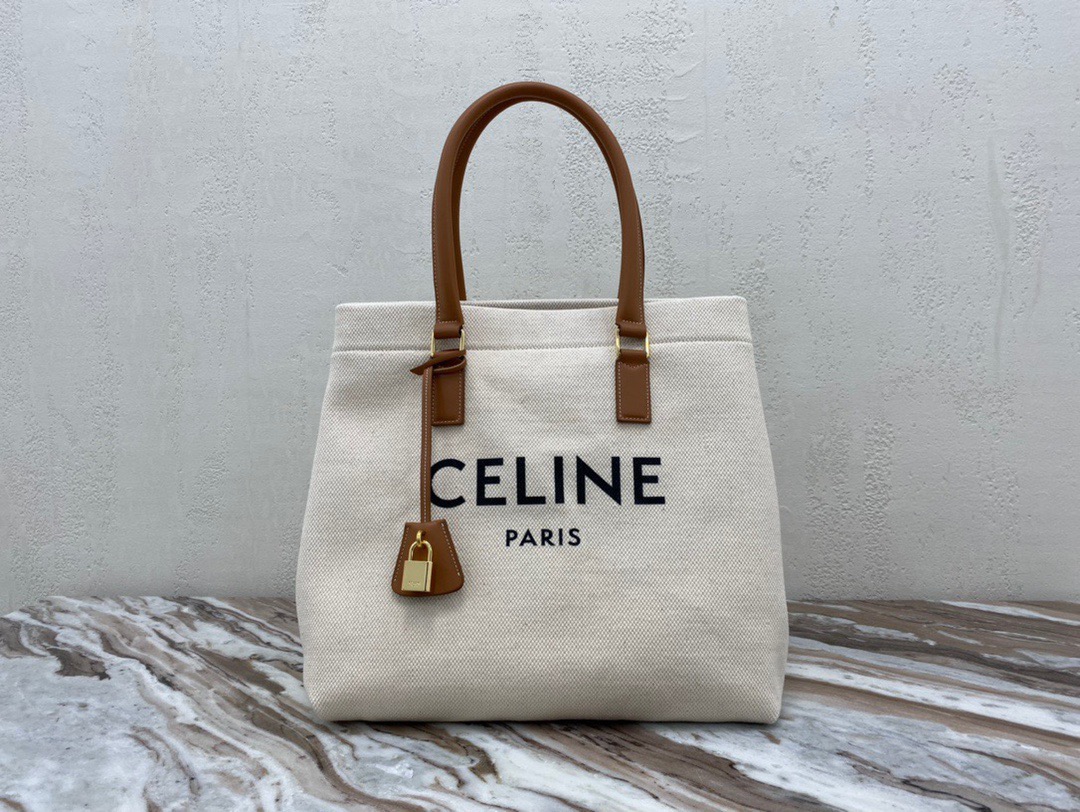  CELINEトートバッグ