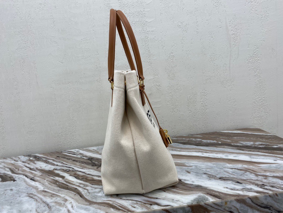  CELINEトートバッグ