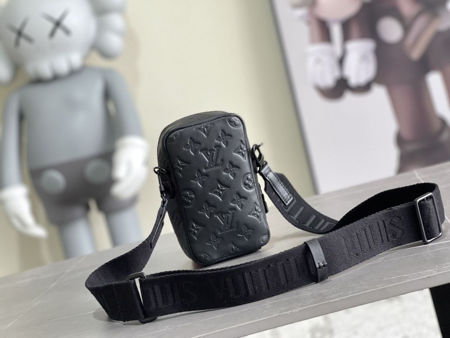 ◆LV◆ スマホケース ショルダー バッグ モノグラム 黒 ミニ