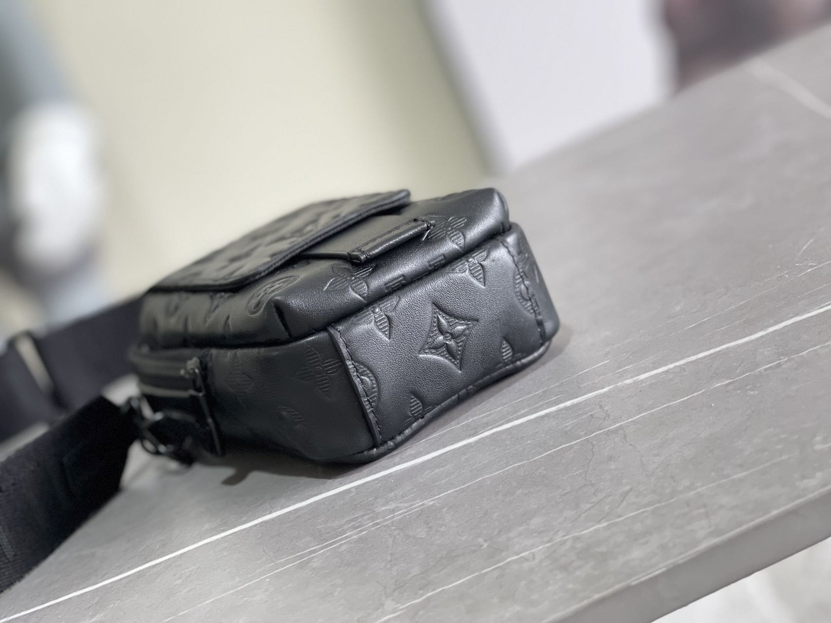◆LV◆ スマホケース ショルダー バッグ モノグラム 黒 ミニ
