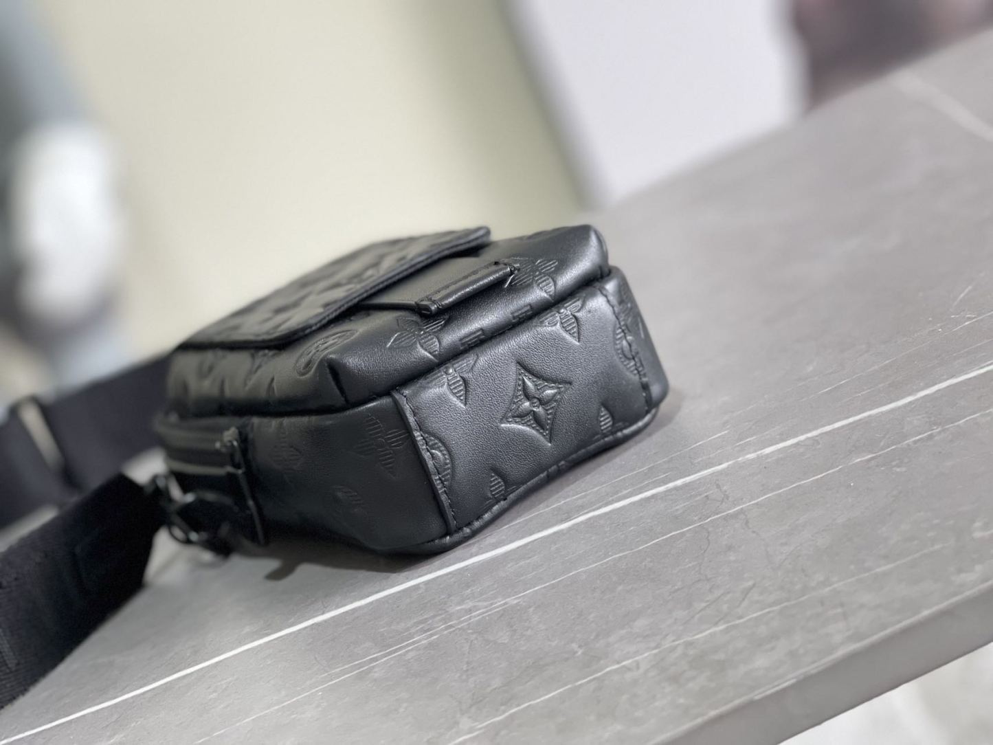 ◆LV◆ スマホケース ショルダー バッグ モノグラム 黒 ミニ