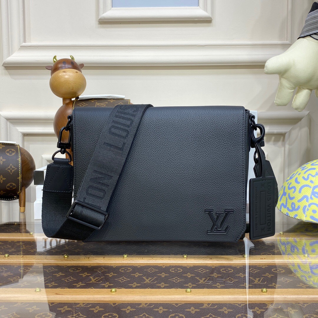 雑誌掲載 ★Louis Vuitton★アエログラム メッセンジャー