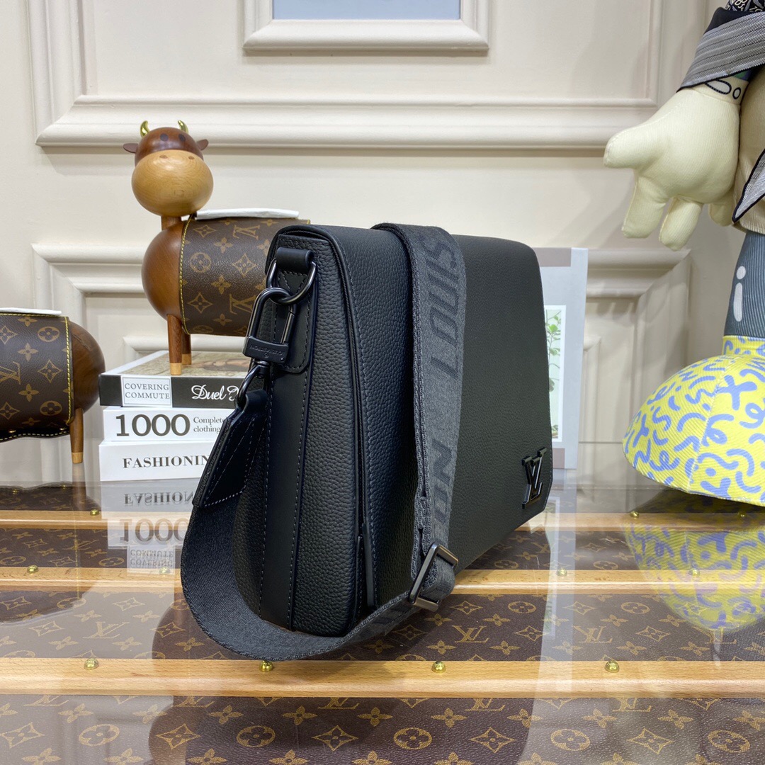 雑誌掲載 ★Louis Vuitton★アエログラム メッセンジャー
