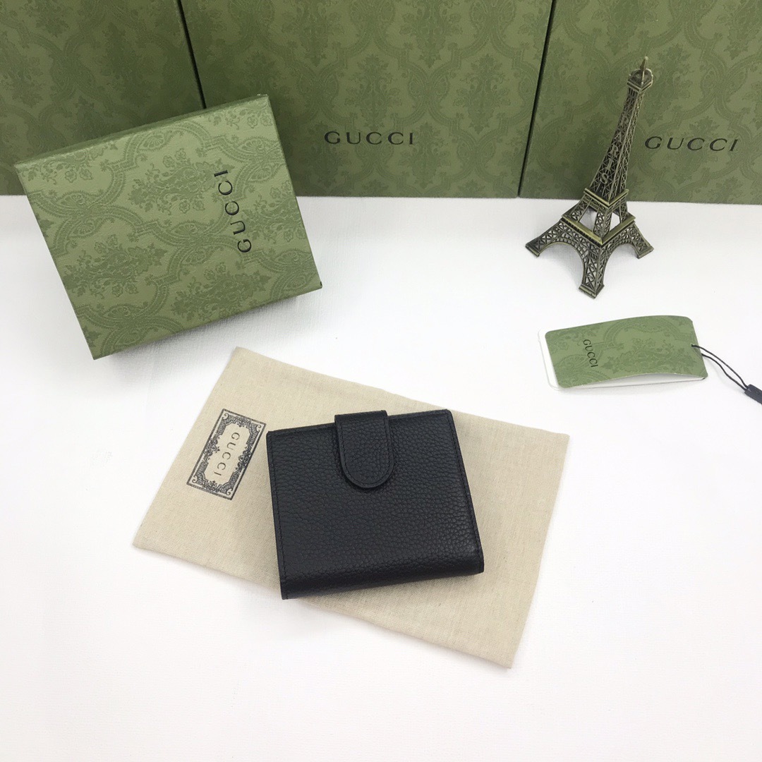 GUCCI グッチ インターロッキング 二つ折り財布