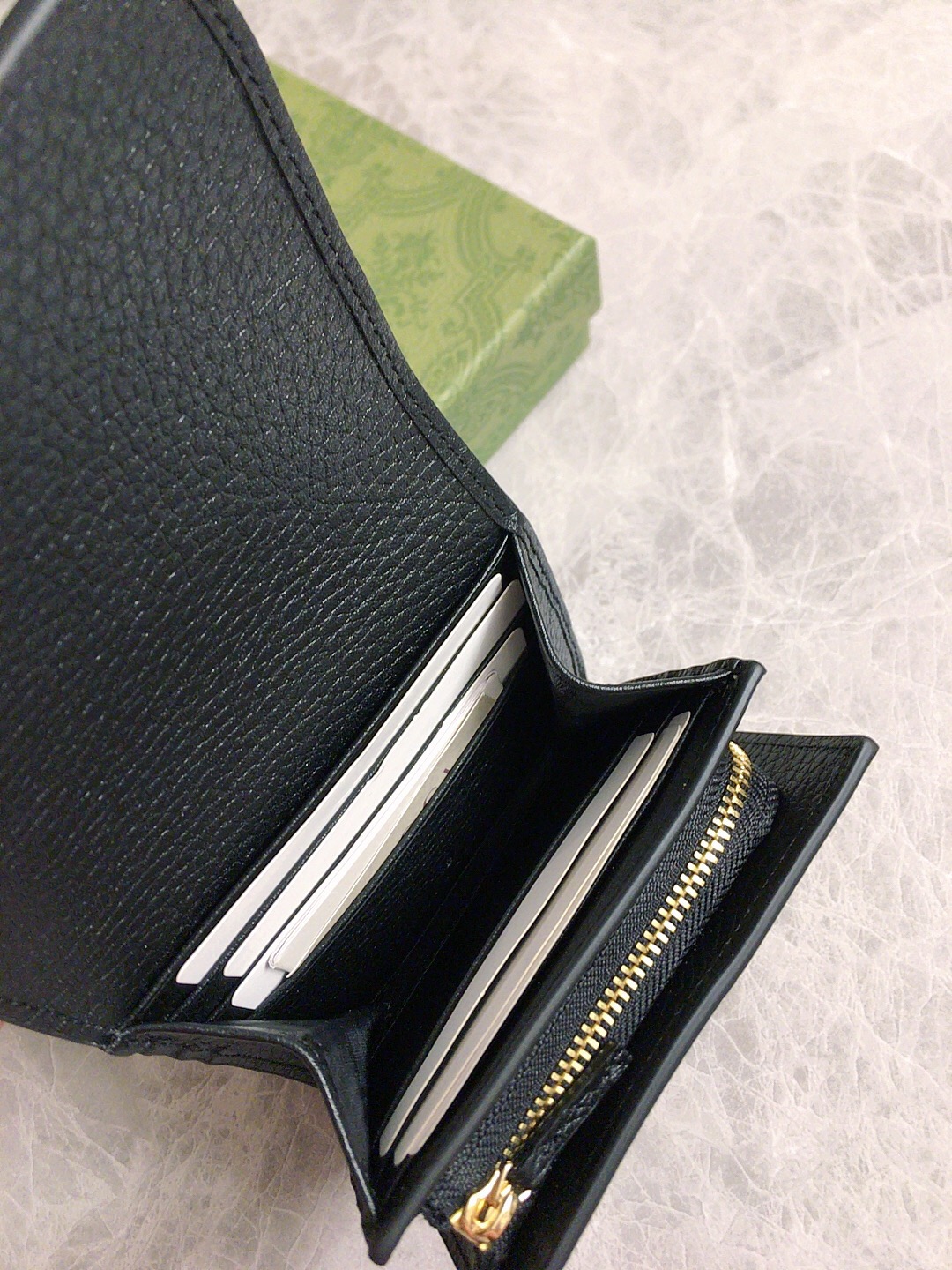 【Gucci】〔GGマーモント〕ミディアム ウォレット