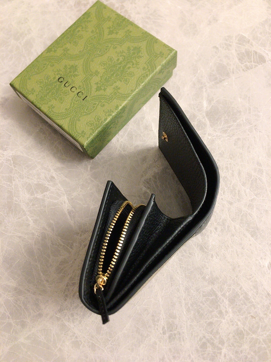 【Gucci】〔GGマーモント〕ミディアム ウォレット