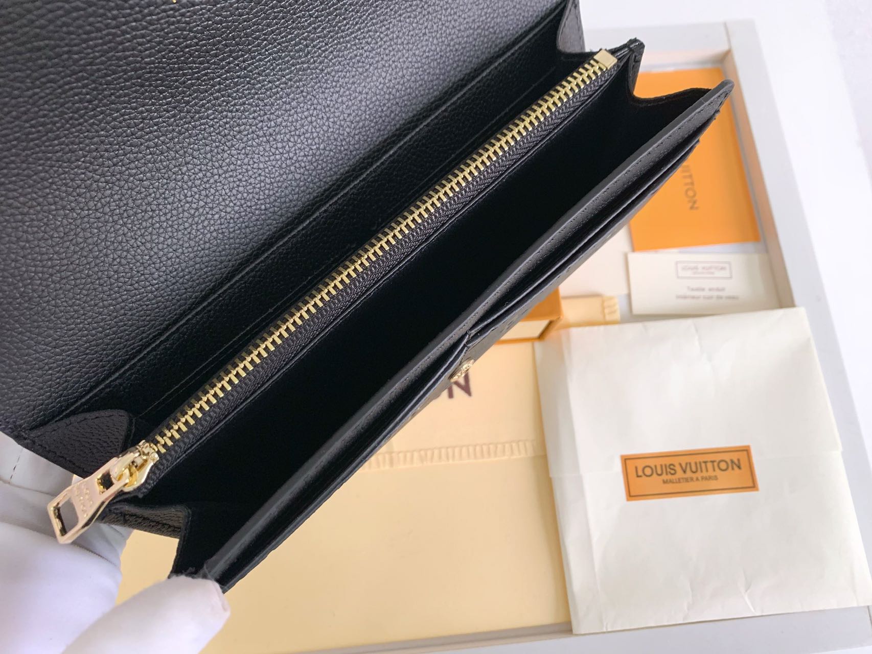 【完売前に!!】Louis Vuitton ポルトフォイユ サラ 長財布 黒