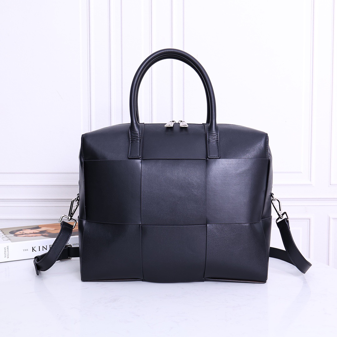 レザー◆ボストンバッグ【BOTTEGA VENETA】イントレチャート