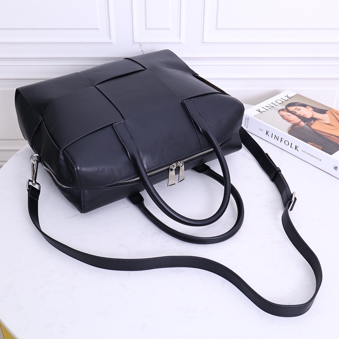 レザー◆ボストンバッグ【BOTTEGA VENETA】イントレチャート