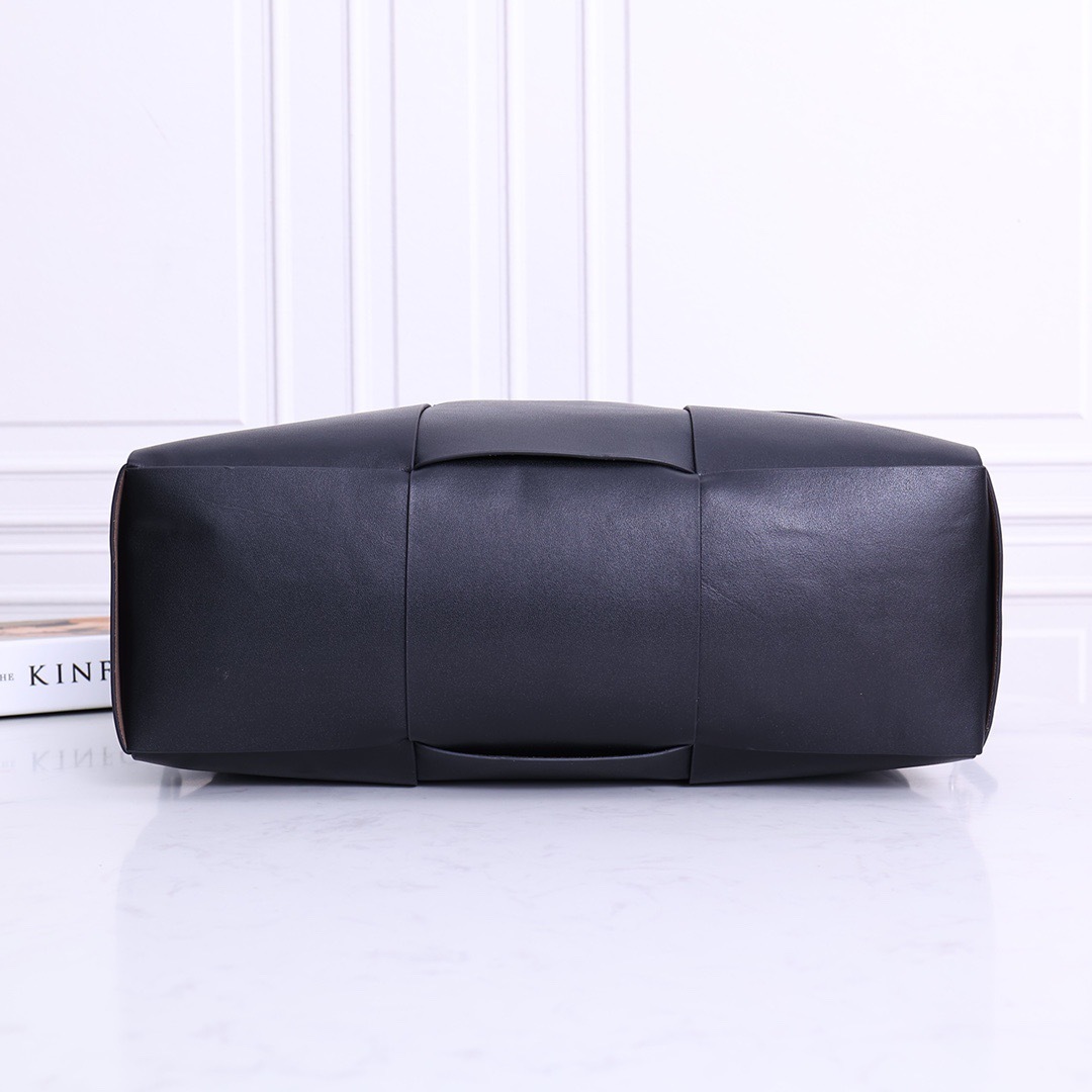 レザー◆ボストンバッグ【BOTTEGA VENETA】イントレチャート