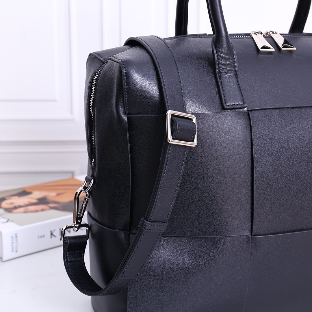 レザー◆ボストンバッグ【BOTTEGA VENETA】イントレチャート