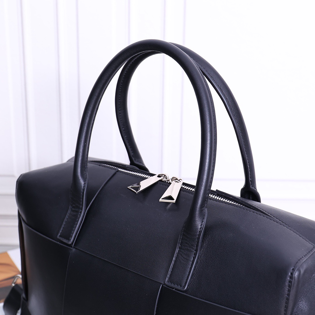 レザー◆ボストンバッグ【BOTTEGA VENETA】イントレチャート