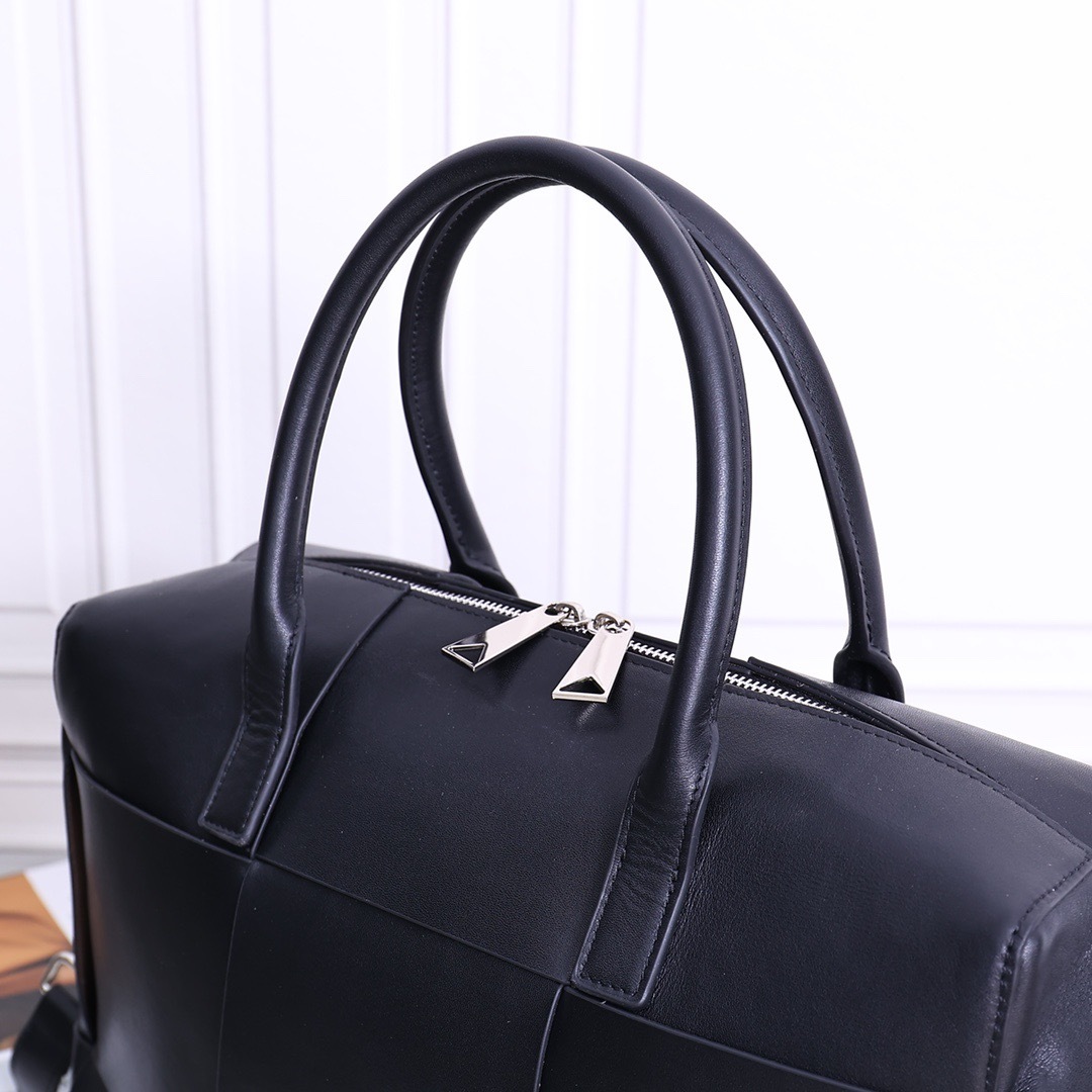 レザー◆ボストンバッグ【BOTTEGA VENETA】イントレチャート