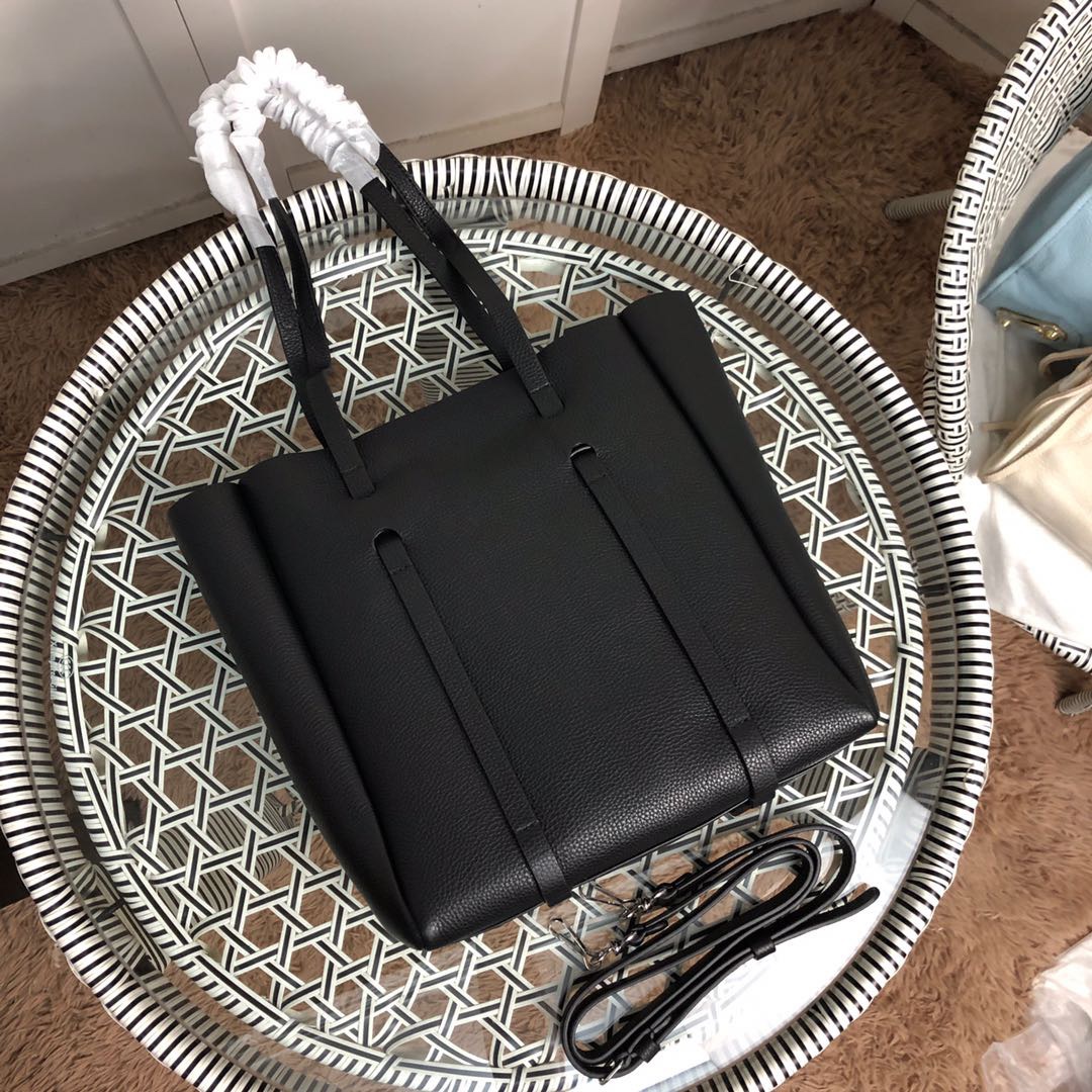 BALENCIAGA EVERYDAY レザー トートバッグ 