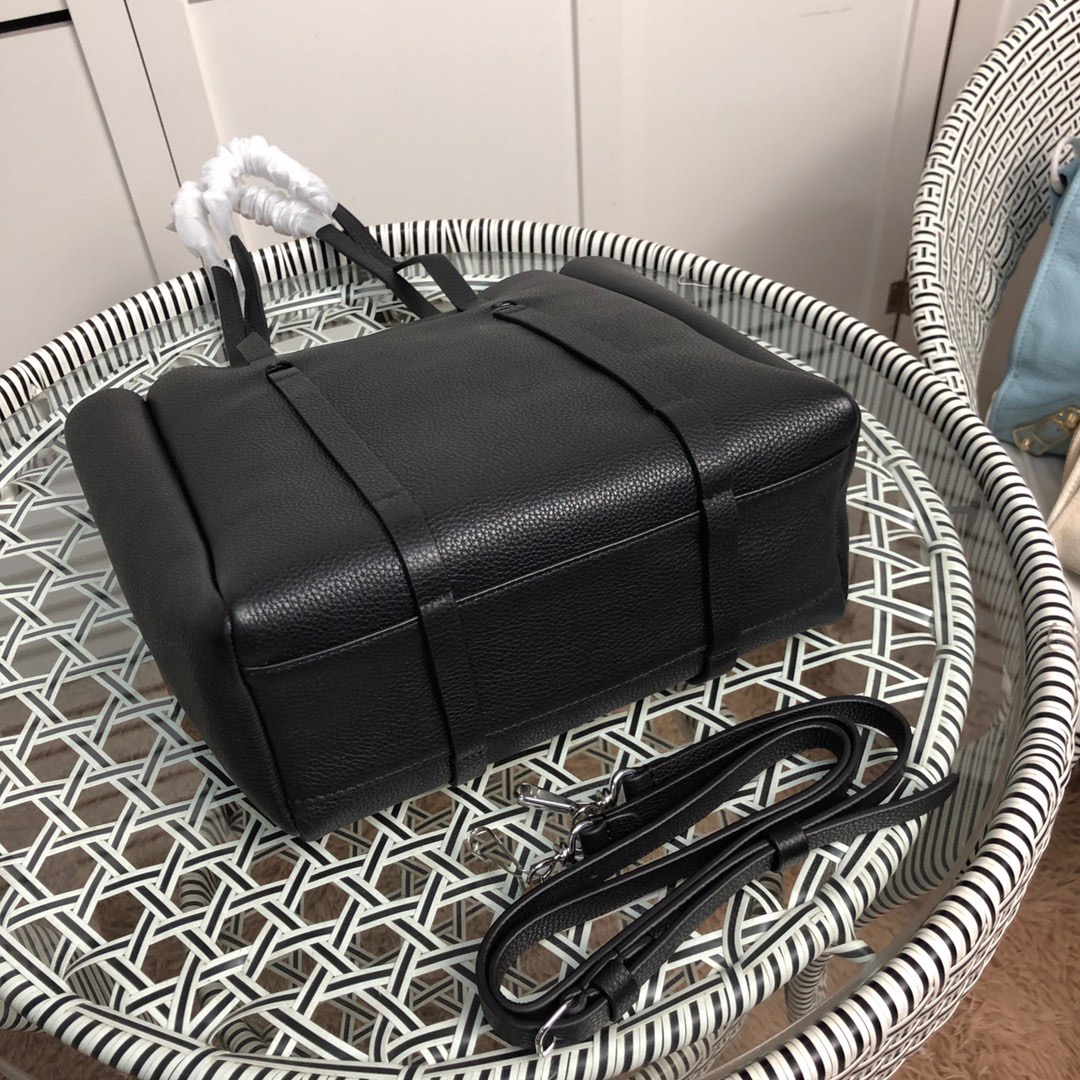 BALENCIAGA EVERYDAY レザー トートバッグ 