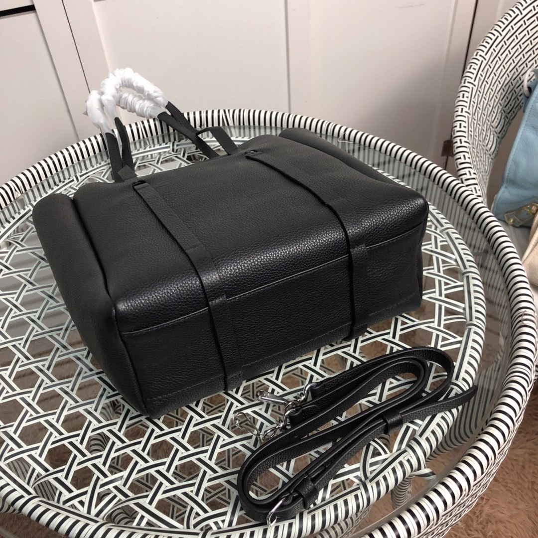 BALENCIAGA EVERYDAY レザー トートバッグ 