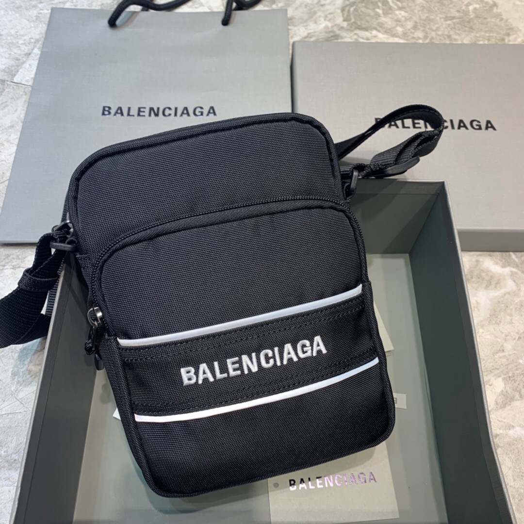 BALENCIAGA＊SPORT SMALL メンズ メッセンジャーバッグ＊