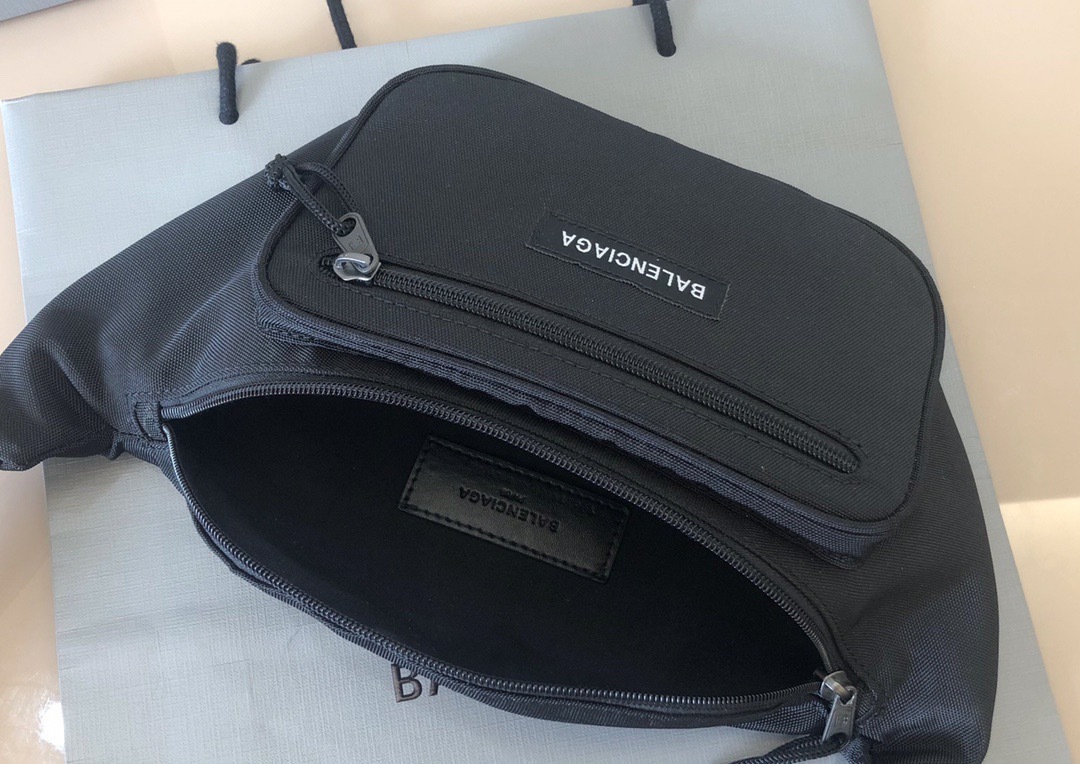 【BALENCIAGA】エクスプローラー ベルトバッグ