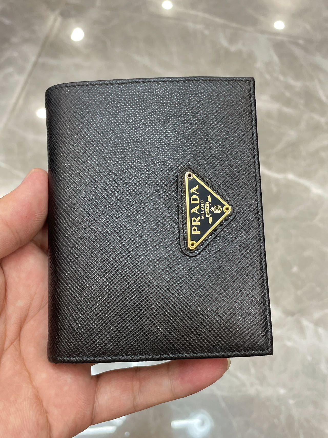 ★PRADA★SAFFIANO Triangle Logo★折りたたみ財布★