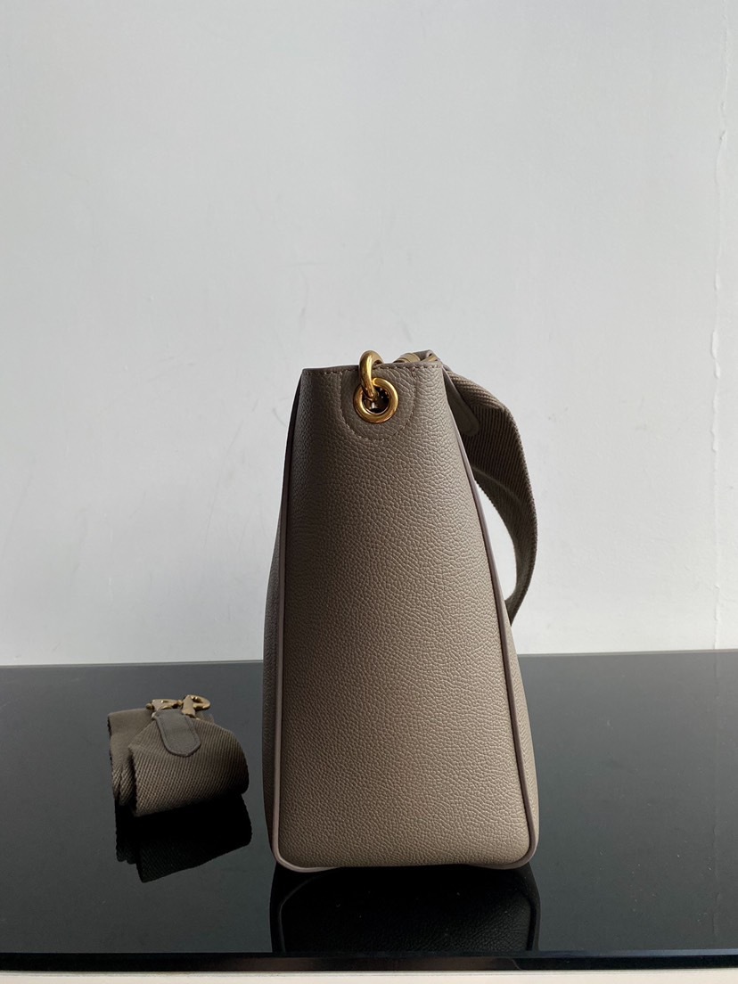 CELINE サングル バケット スモール TAUPE