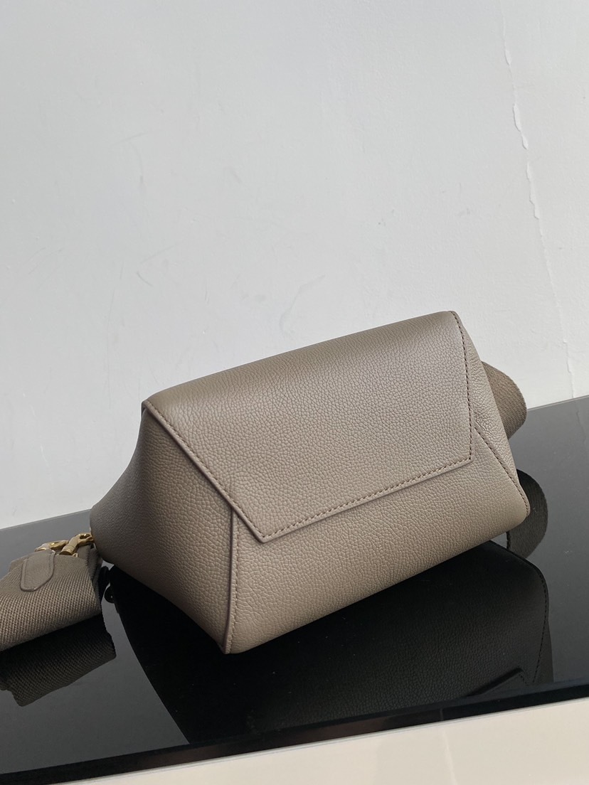 CELINE サングル バケット スモール TAUPE