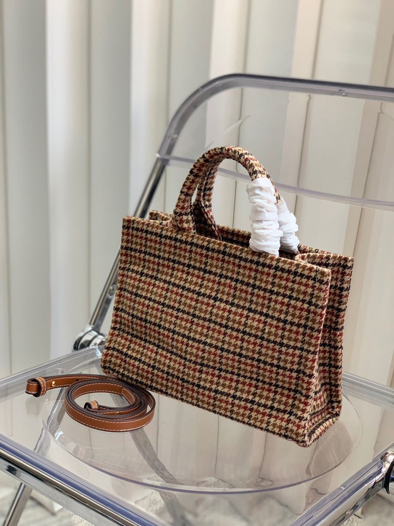 【CELINE】スモール カバ タイス トートバッグ