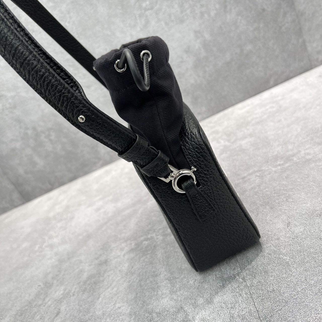 ☆Maison Margiela 5AC ミニ カメラバッグ