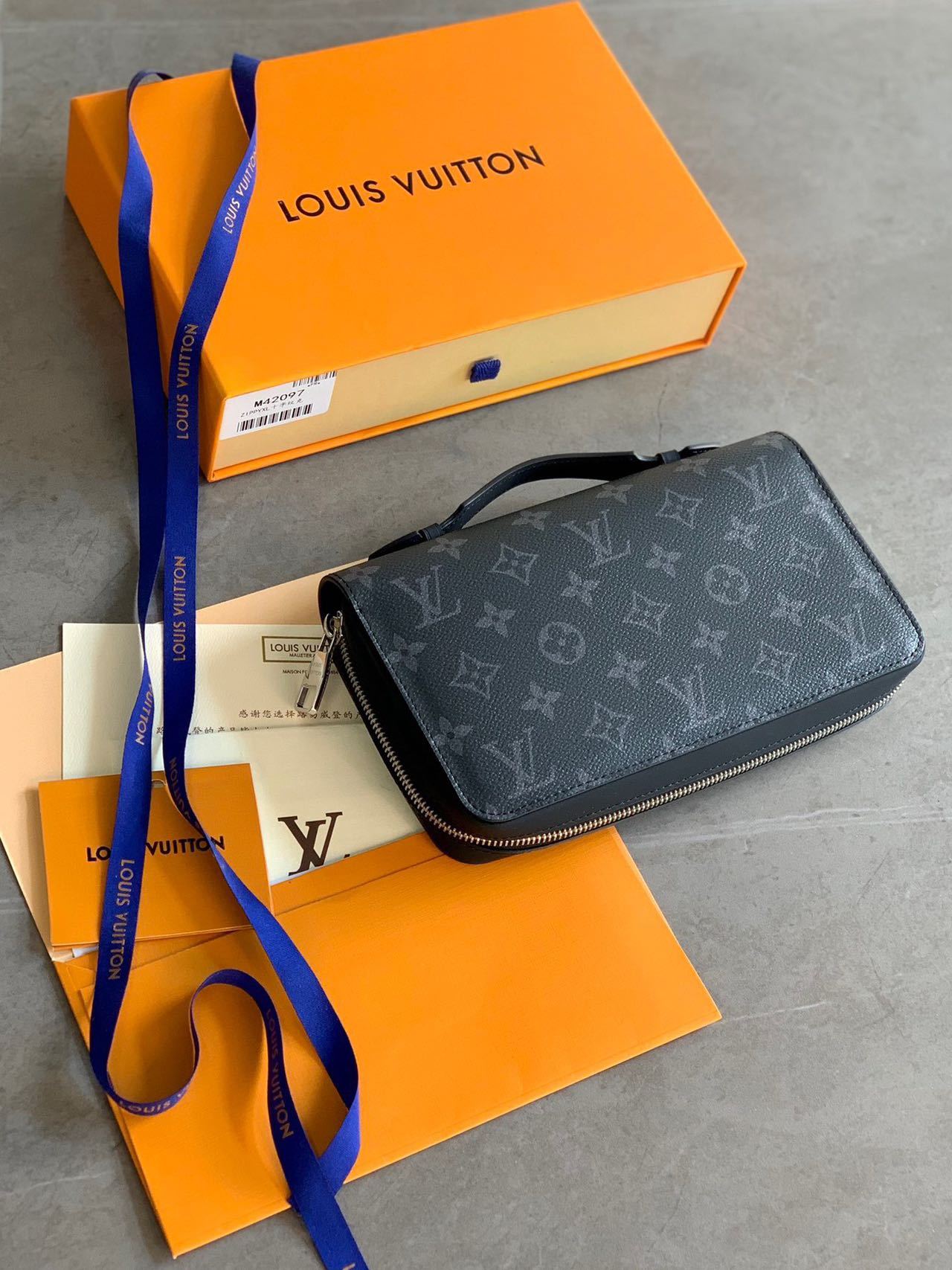 新作・争奪戦☆モノグラムジッピーXL