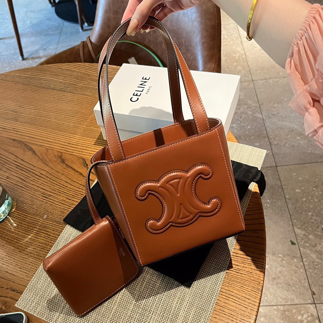 ◆CELINE◆セリーヌ キューブバッグ キュイルトリオンフ