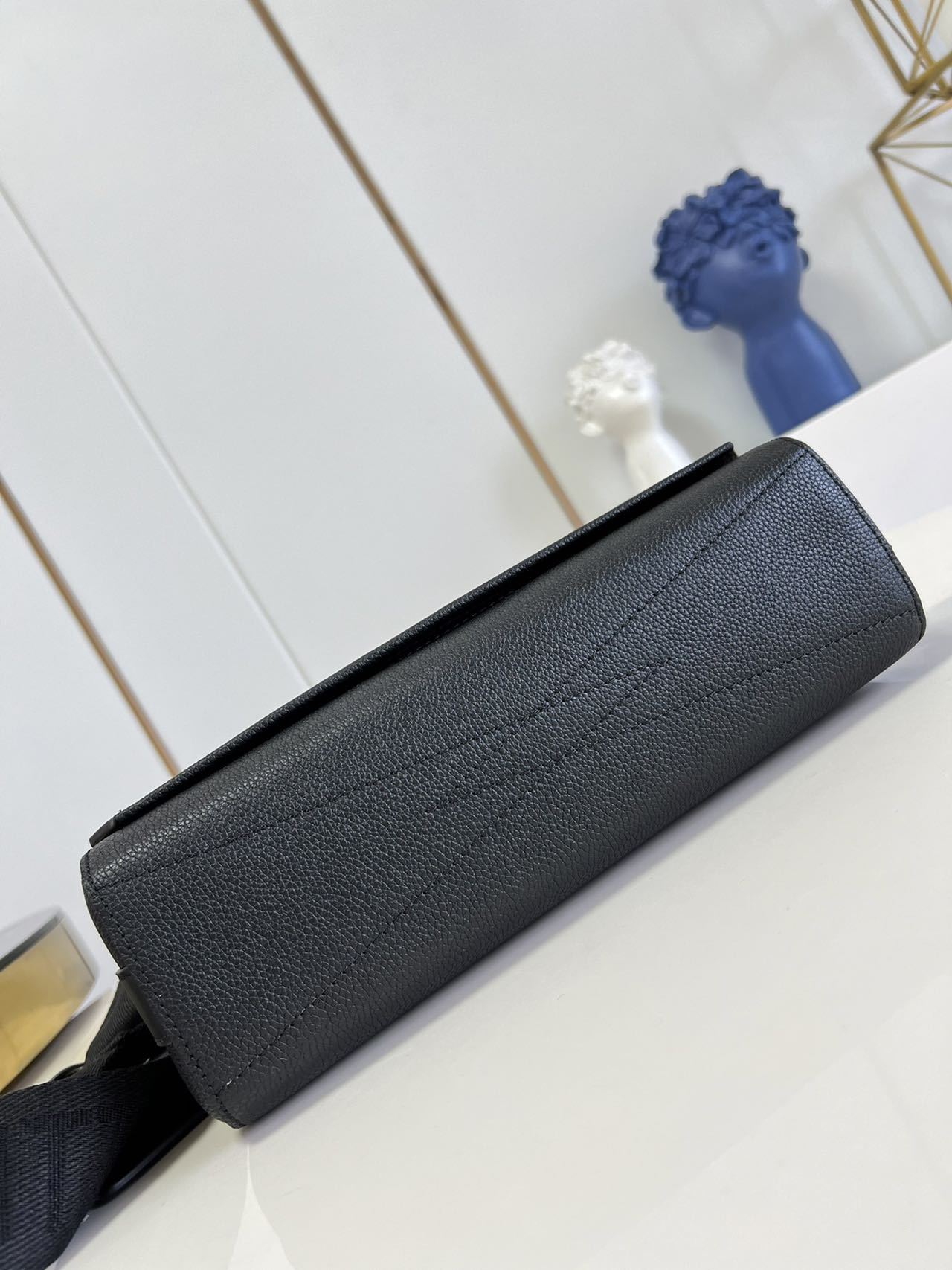 雑誌掲載 ★Louis Vuitton★アエログラム メッセンジャー