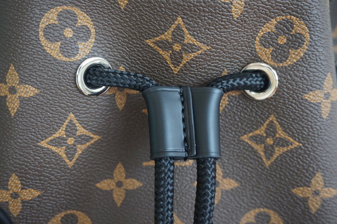 人気【LOUIS VUITTON】クリストファー PM