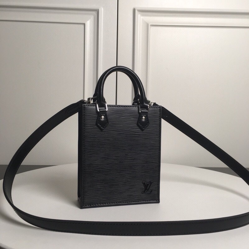 芸能人愛用【Louis Vuitton】プティット・サックプラ バッグ