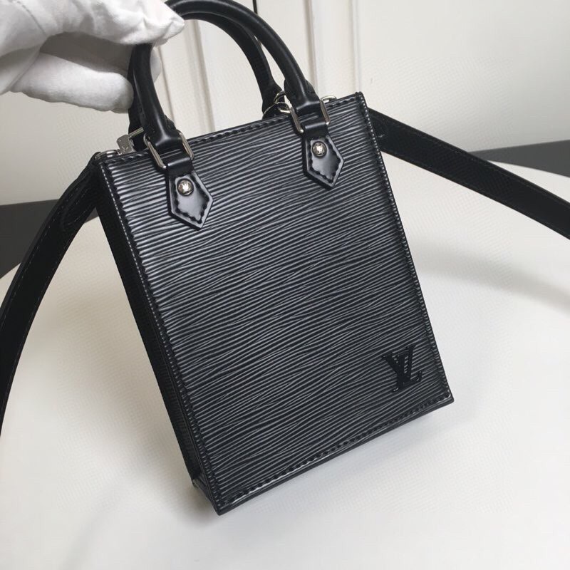 芸能人愛用【Louis Vuitton】プティット・サックプラ バッグ