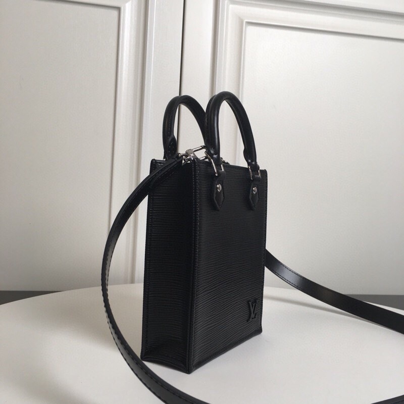 芸能人愛用【Louis Vuitton】プティット・サックプラ バッグ