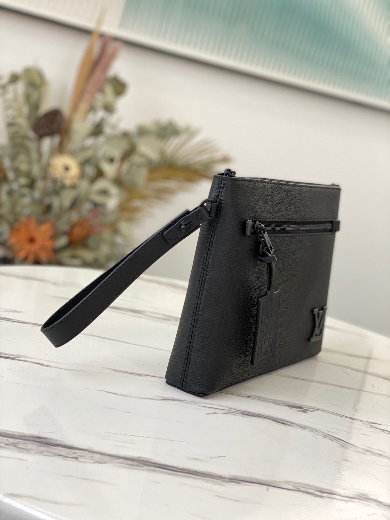 大人気【LOUIS VUITTON】ポシェット・IPAD