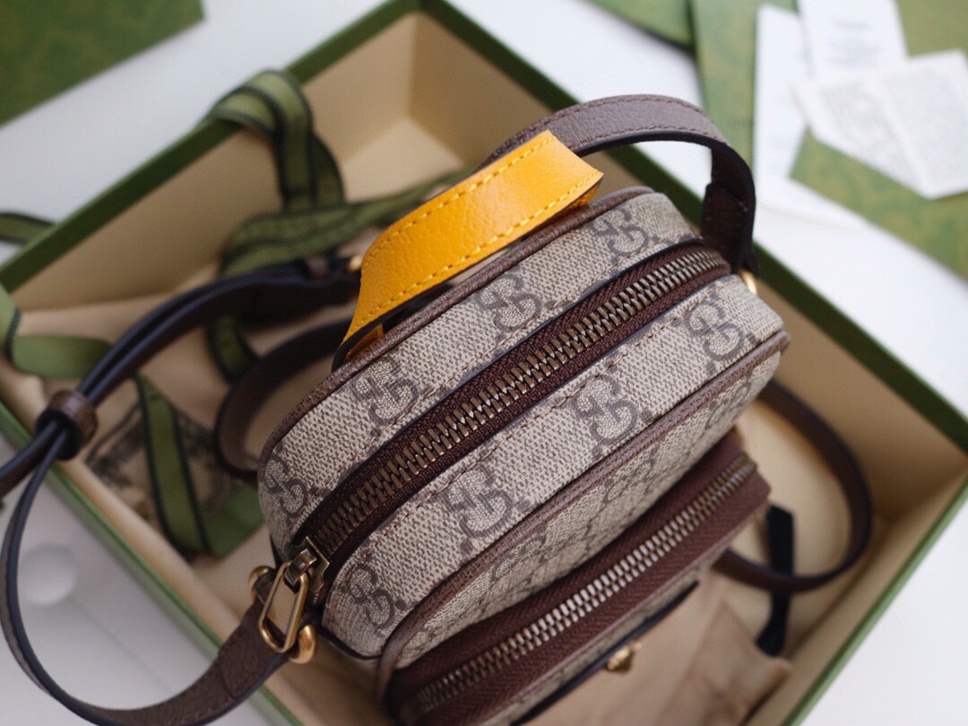 GUCCI ネオ ヴィンテージ ミニバッグ