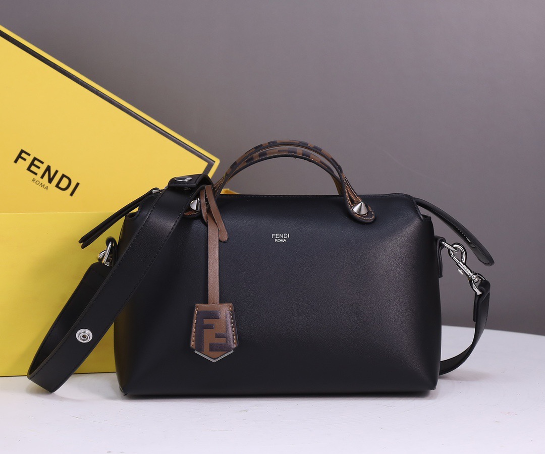 【FENDI】FFバイザウェイ 2way ショルダー