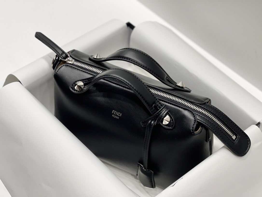 FENDI バイザウェイミディアム2WAYバッグ