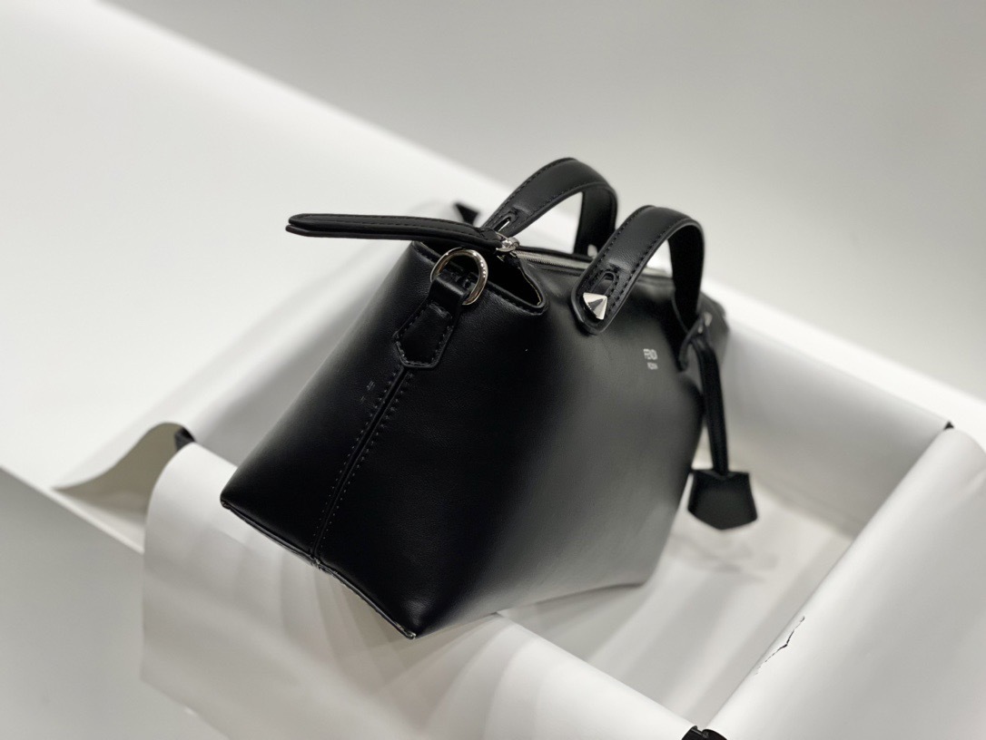 FENDI バイザウェイミディアム2WAYバッグ