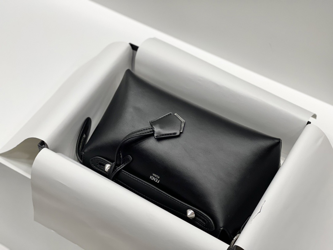 FENDI バイザウェイミディアム2WAYバッグ