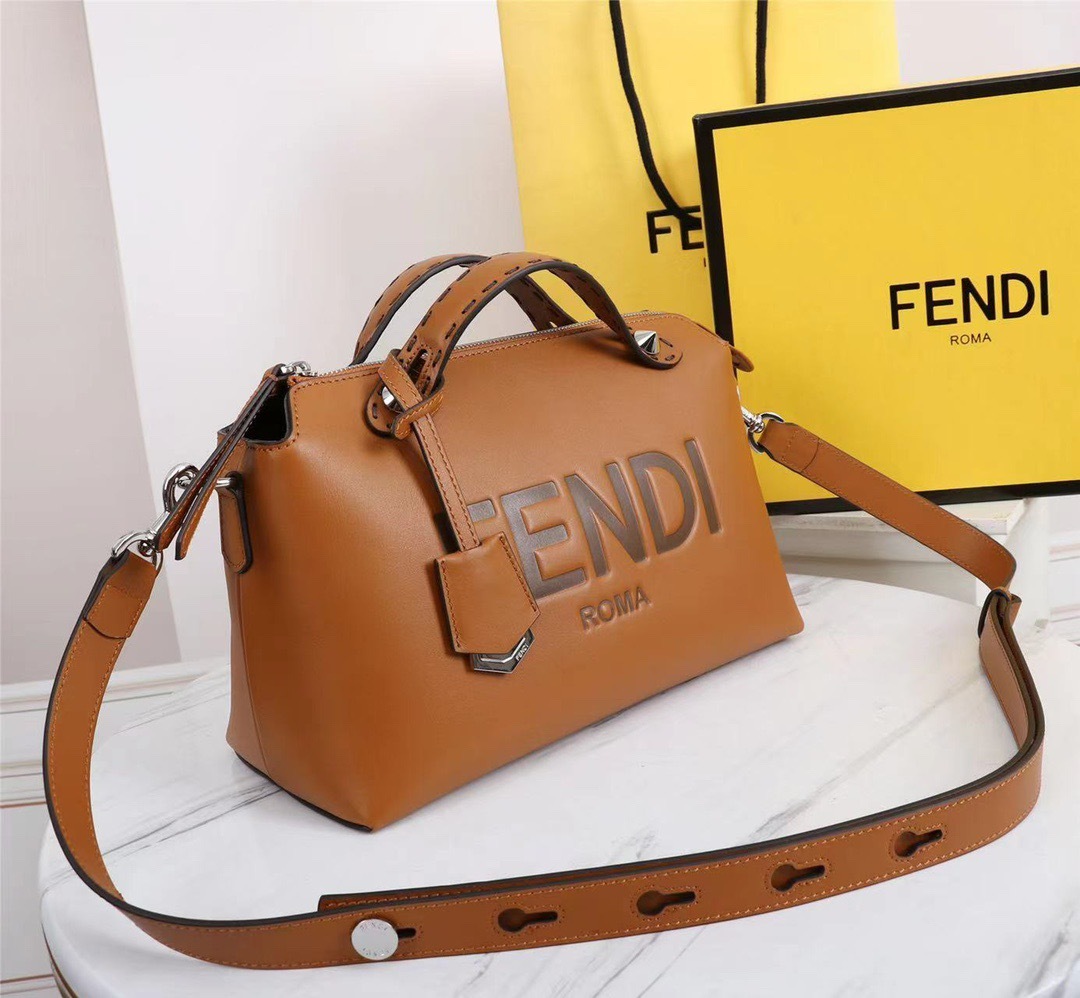 FENDI ミディアム バイザウェイ 「FENDI ROMA」ブラウン