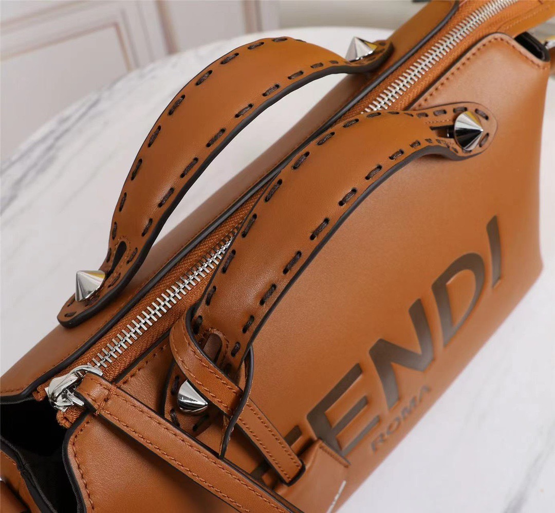 FENDI ミディアム バイザウェイ 「FENDI ROMA」ブラウン