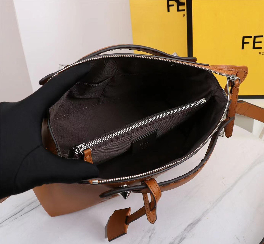 FENDI ミディアム バイザウェイ 「FENDI ROMA」ブラウン