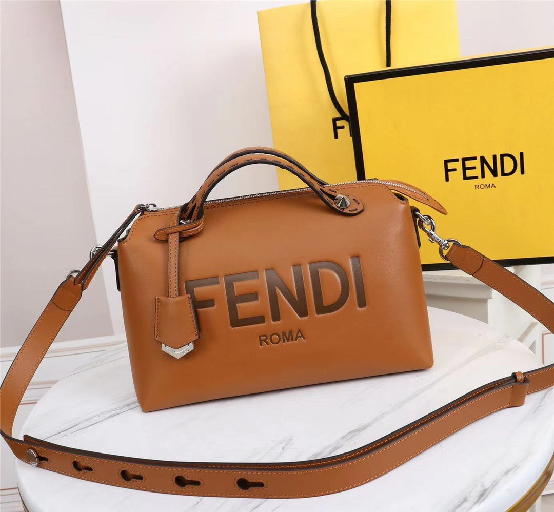 FENDI ミディアム バイザウェイ 「FENDI ROMA」ブラウン