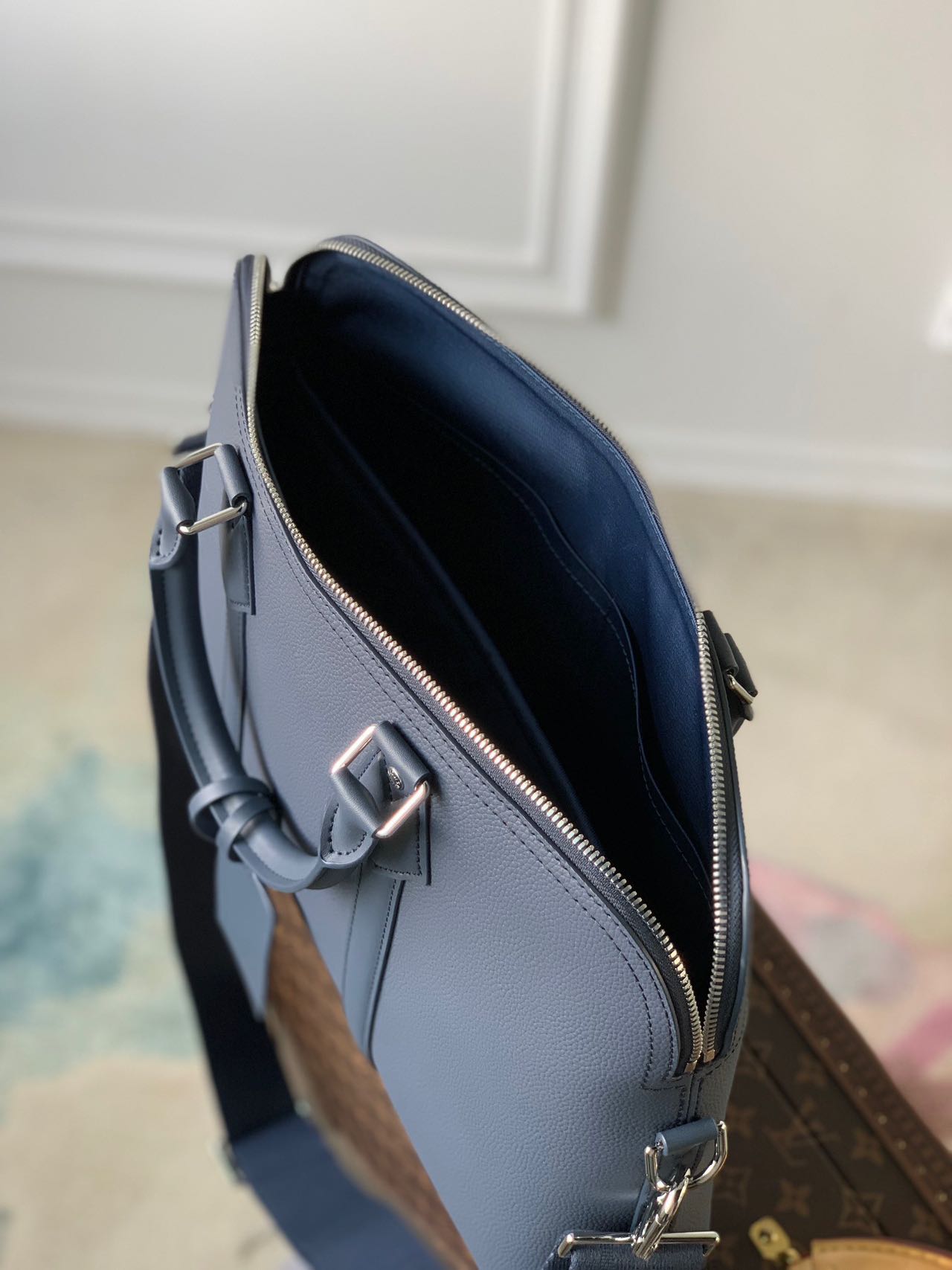 Louis Vuitton バッグ《VALIGETTA》ネイビー レザー