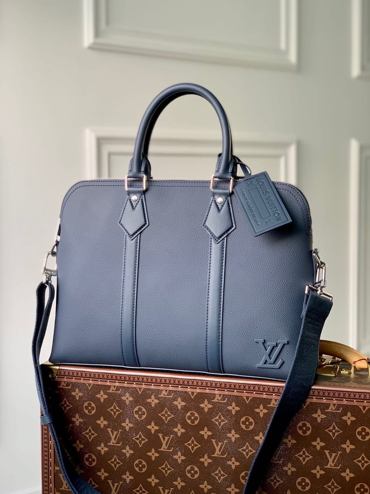 Louis Vuitton バッグ《VALIGETTA》ネイビー レザー