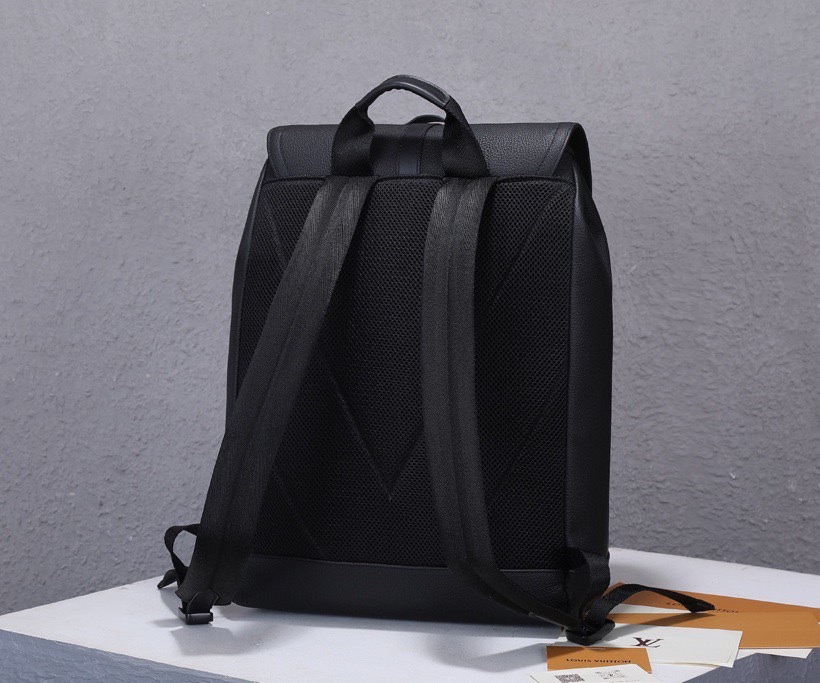 大人気 LOUIS VUITTON クリストファー・スリム バックパック