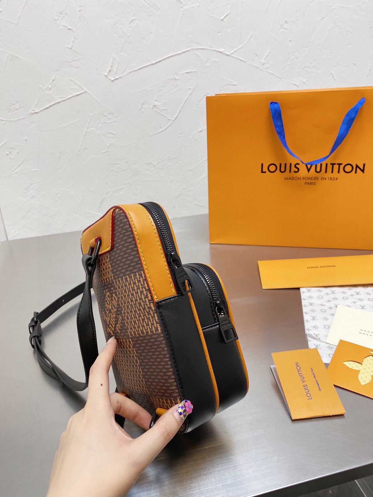 Louis Vuitton x Nigo アマゾン スリングバッグ